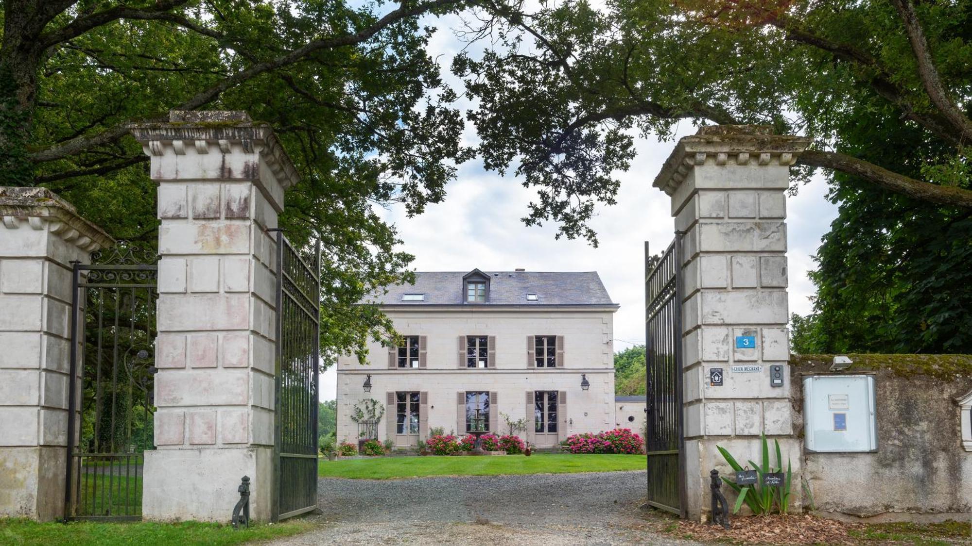 La Gironnerie Bed & Breakfast Loche-sur-Indrois Exterior photo